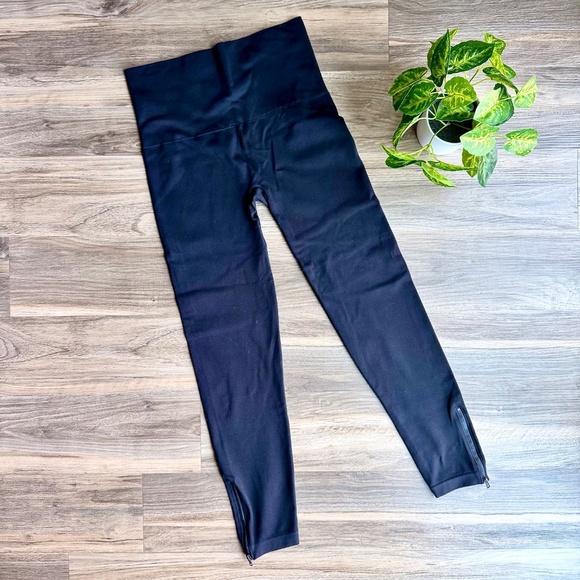 Spanx Look At Me Now Seamless Black Ankle Zip Leggings Size 1X - Picture 14 of 15